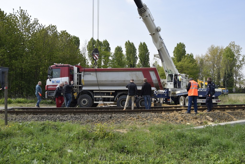 Schwerer VU LKW Zug Bergheim Kenten Koelnerstr P494.JPG - Miklos Laubert